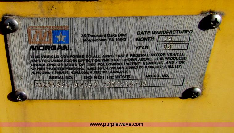 image for item E8212 2005 GMC 3500 Savana box van