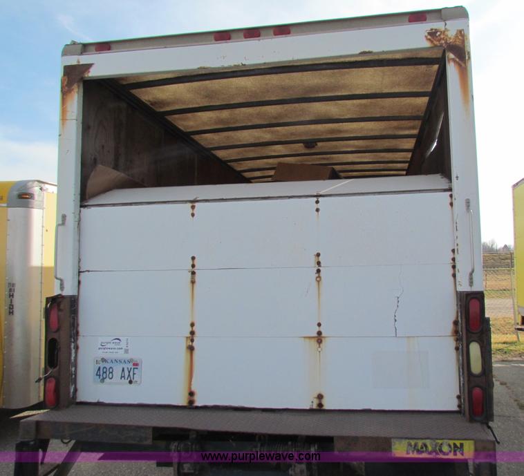 image for item E8214 2000 Isuzu NPR box van