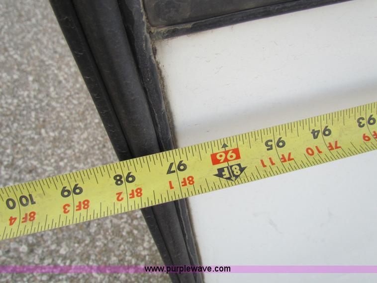 image for item E8214 2000 Isuzu NPR box van