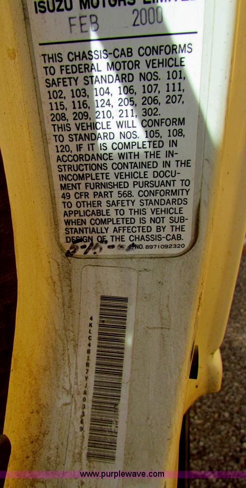 image for item E8214 2000 Isuzu NPR box van