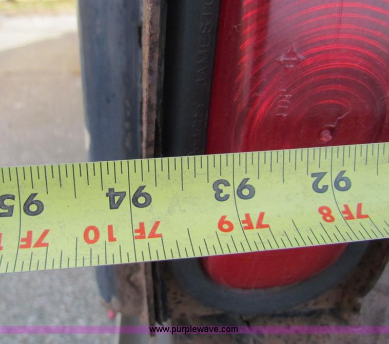 image for item E8214 2000 Isuzu NPR box van