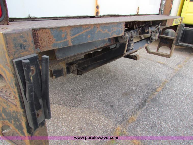 image for item E8214 2000 Isuzu NPR box van