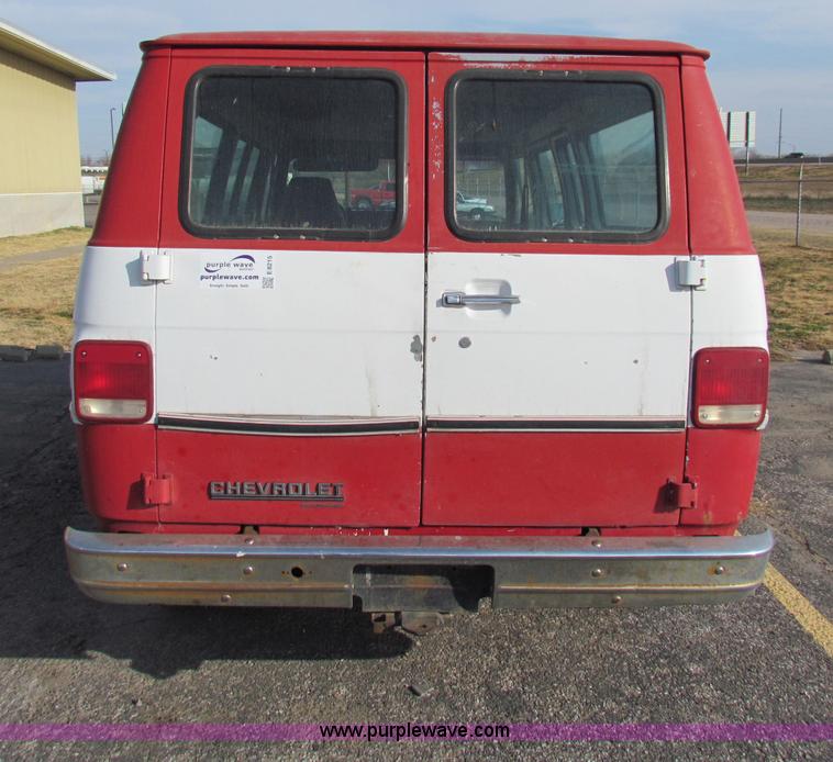 image for item E8215 1987 Chevrolet G30 sport van