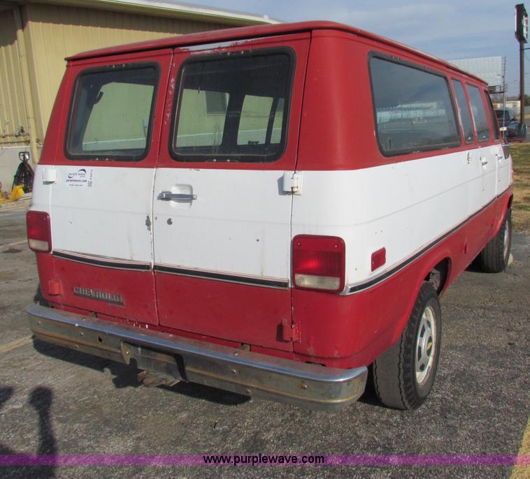 image for item E8215 1987 Chevrolet G30 sport van