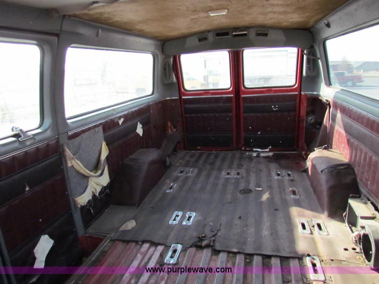 image for item E8215 1987 Chevrolet G30 sport van