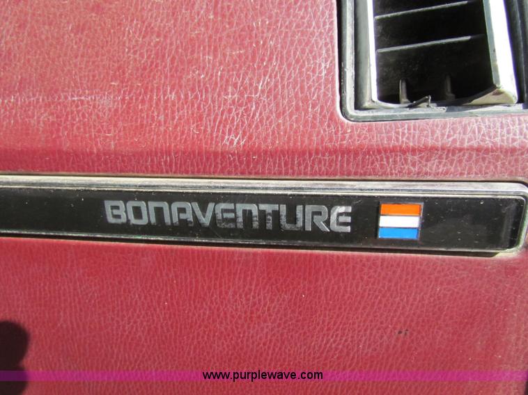 image for item E8215 1987 Chevrolet G30 sport van