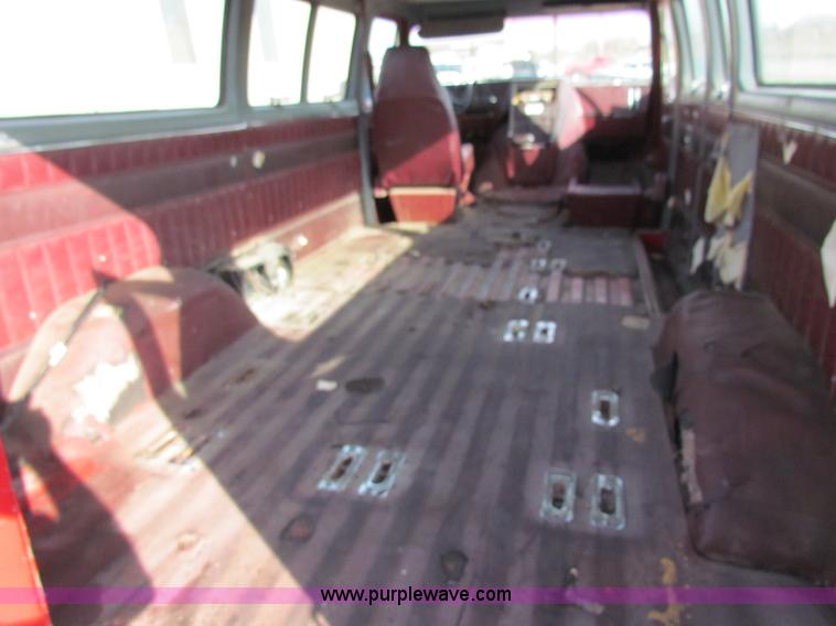 image for item E8215 1987 Chevrolet G30 sport van