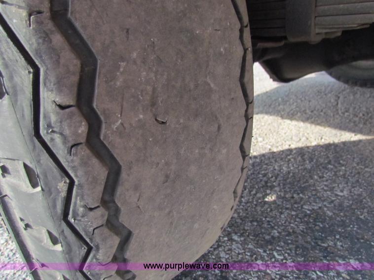 image for item E8215 1987 Chevrolet G30 sport van