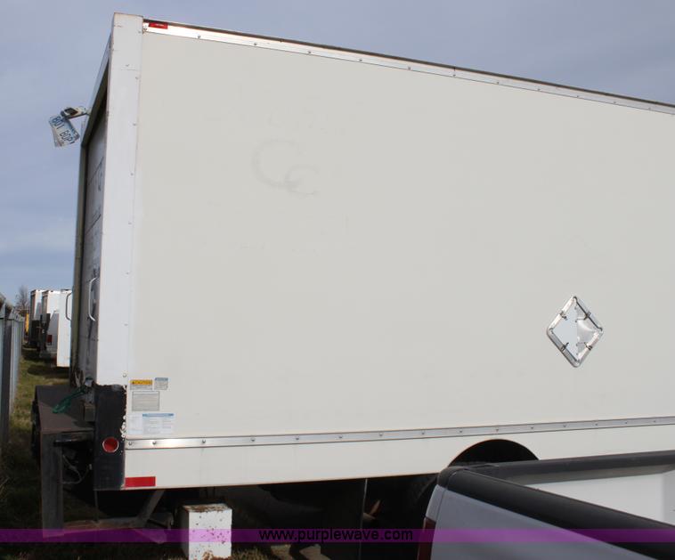 image for item E8219 1999 Ford F550 Super Duty box truck