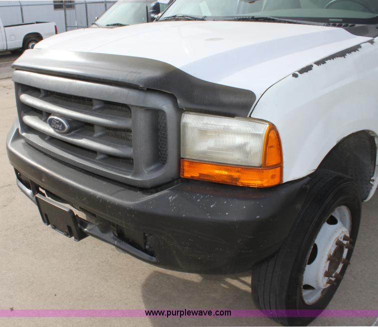 image for item E8219 1999 Ford F550 Super Duty box truck