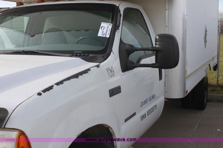 image for item E8219 1999 Ford F550 Super Duty box truck
