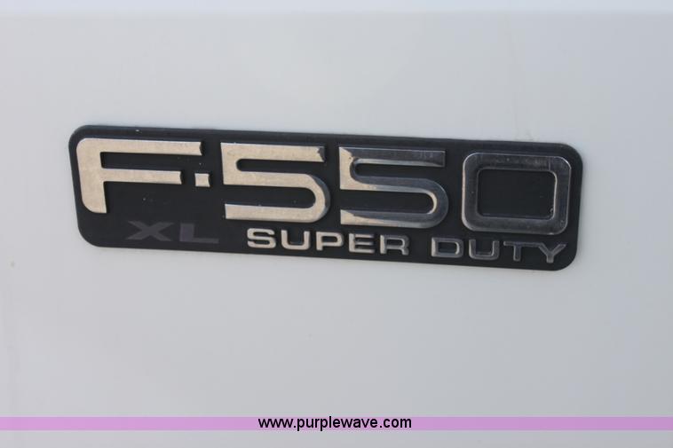 image for item E8219 1999 Ford F550 Super Duty box truck