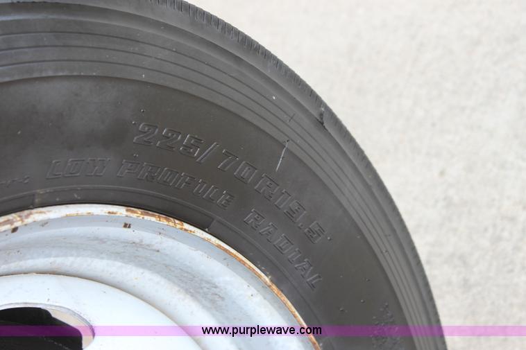 image for item E8219 1999 Ford F550 Super Duty box truck