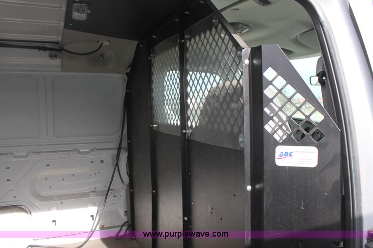 image for item E8221 2005 Ford E250 van