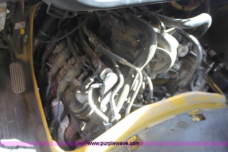 image for item E8230 2005 GMC Savana G3500 cargo van