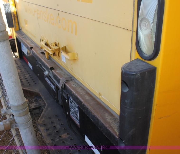 image for item E8230 2005 GMC Savana G3500 cargo van