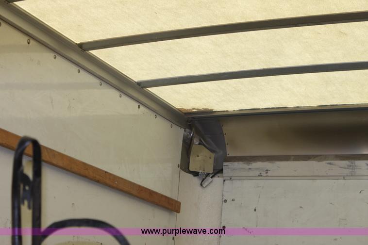 image for item E8230 2005 GMC Savana G3500 cargo van