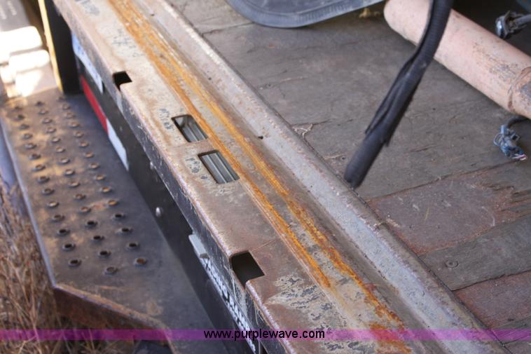 image for item E8230 2005 GMC Savana G3500 cargo van