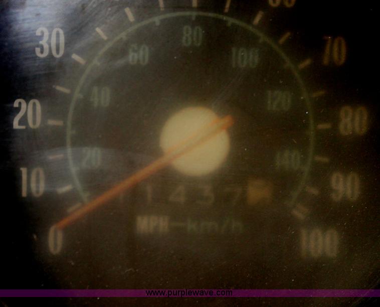 image for item E8240 1978 GMC Sierra 6000 flatbed truck