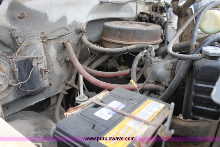 image for item E8240 1978 GMC Sierra 6000 flatbed truck