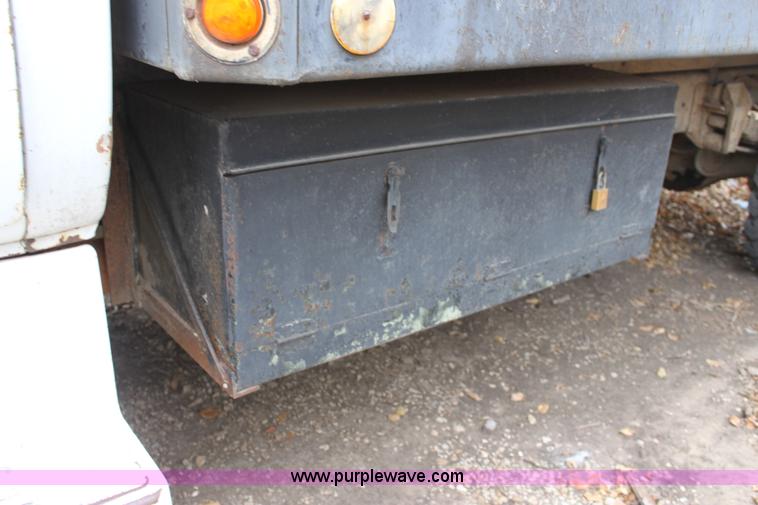 image for item E8240 1978 GMC Sierra 6000 flatbed truck