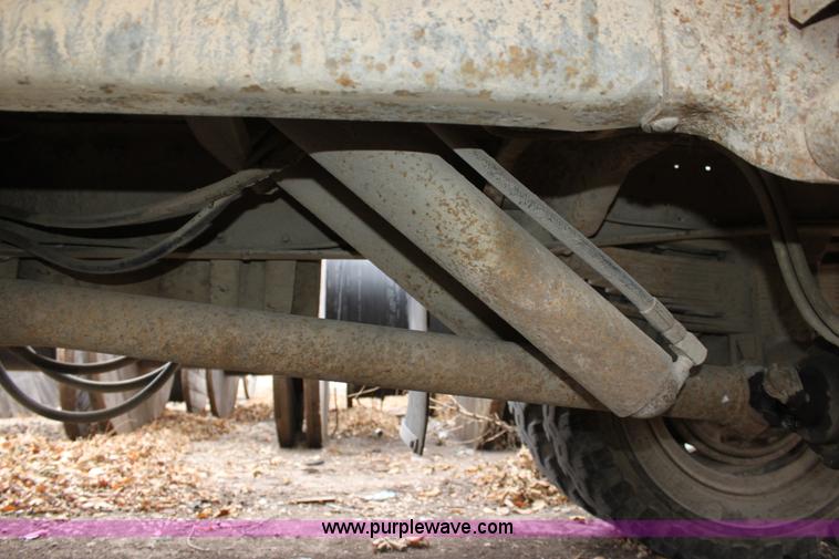 image for item E8240 1978 GMC Sierra 6000 flatbed truck