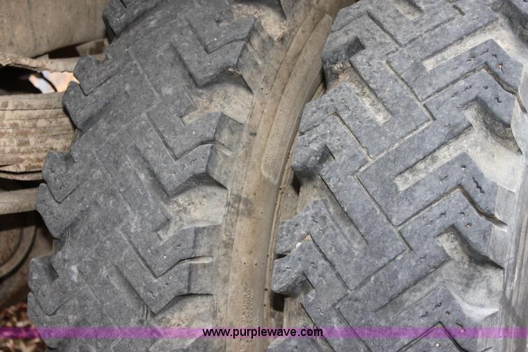 image for item E8240 1978 GMC Sierra 6000 flatbed truck