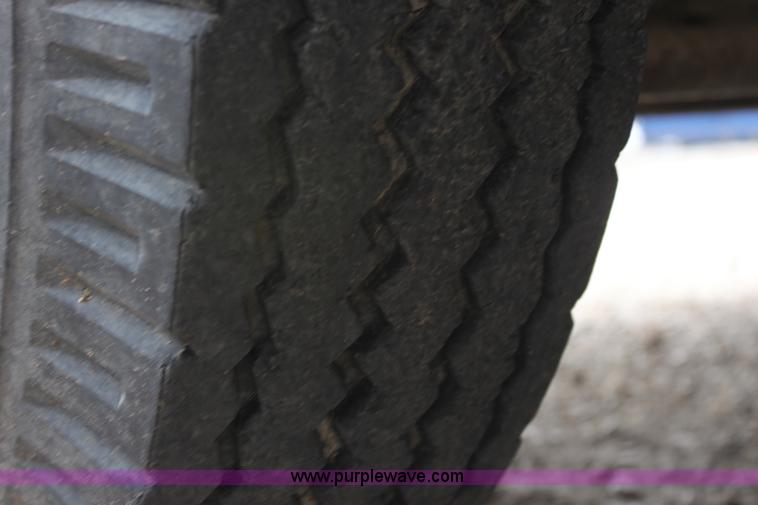 image for item E8240 1978 GMC Sierra 6000 flatbed truck