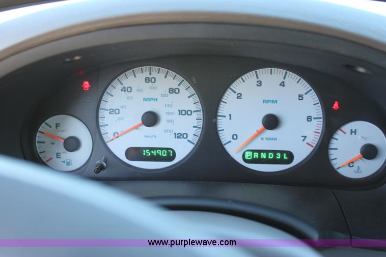 image for item E8253 2001 Dodge Caravan SE van