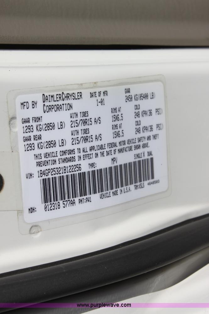 image for item E8253 2001 Dodge Caravan SE van