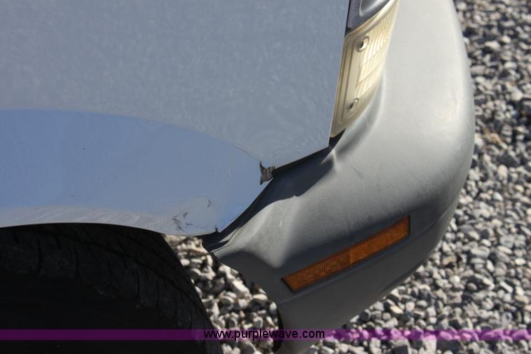 image for item E8256 2001 Chevrolet Astro cargo van