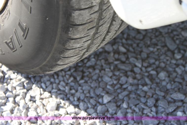 image for item E8256 2001 Chevrolet Astro cargo van