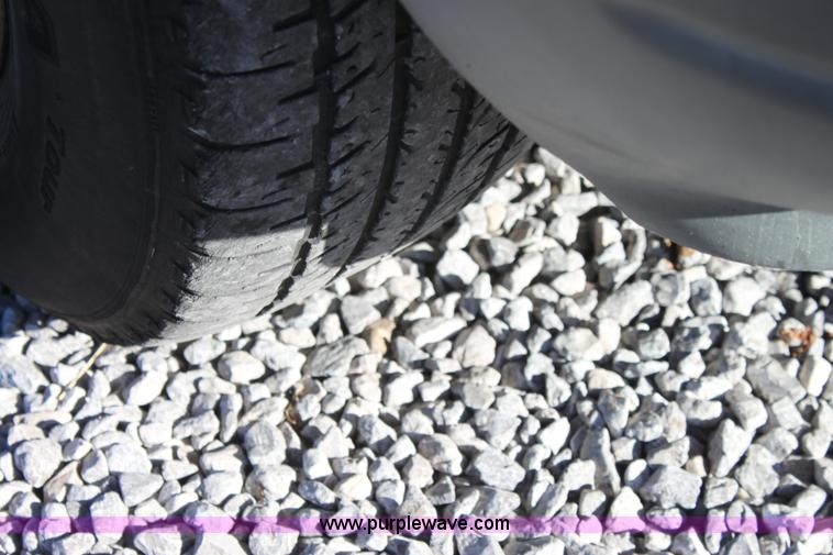 image for item E8256 2001 Chevrolet Astro cargo van