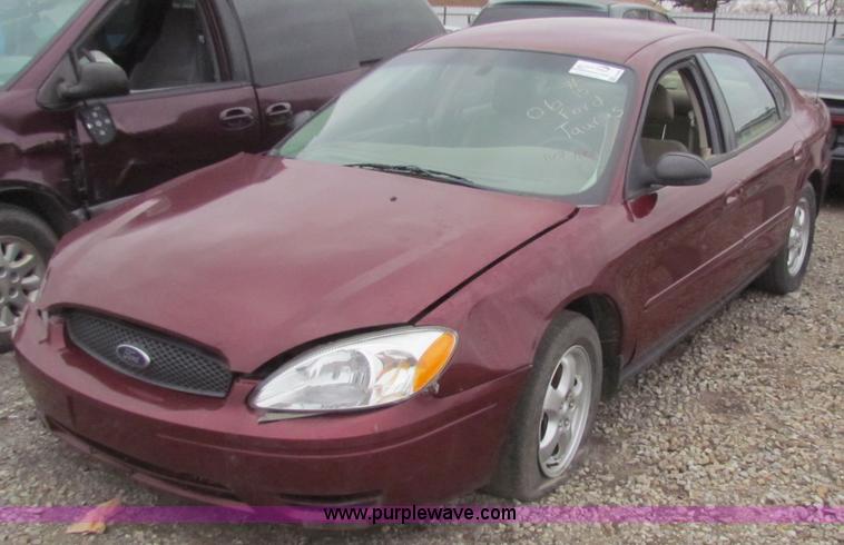 image for item E8266 2006 Ford Taurus SE