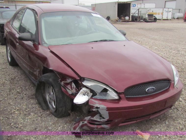 image for item E8266 2006 Ford Taurus SE