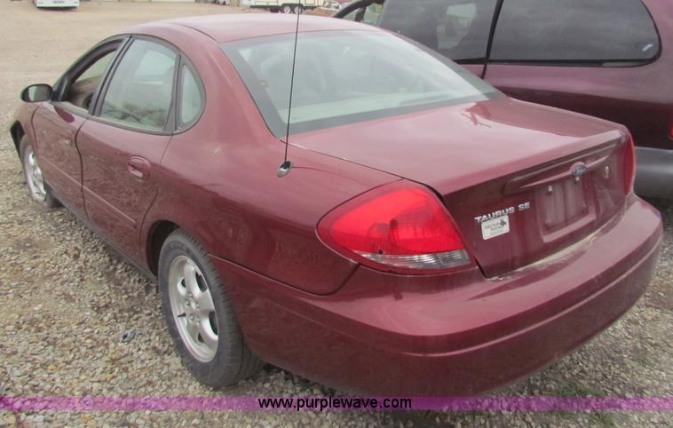 image for item E8266 2006 Ford Taurus SE
