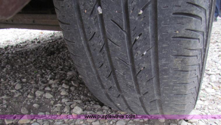 image for item E8266 2006 Ford Taurus SE