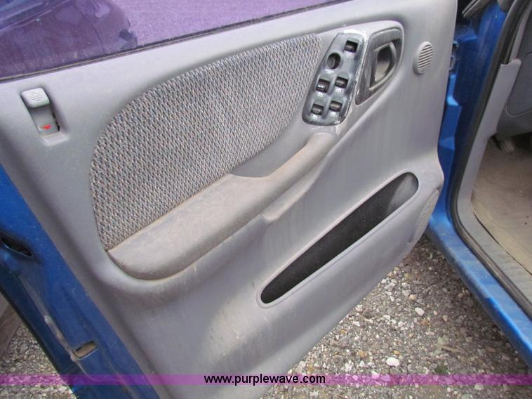 image for item E8268 1998 Dodge Durango SLT SUV
