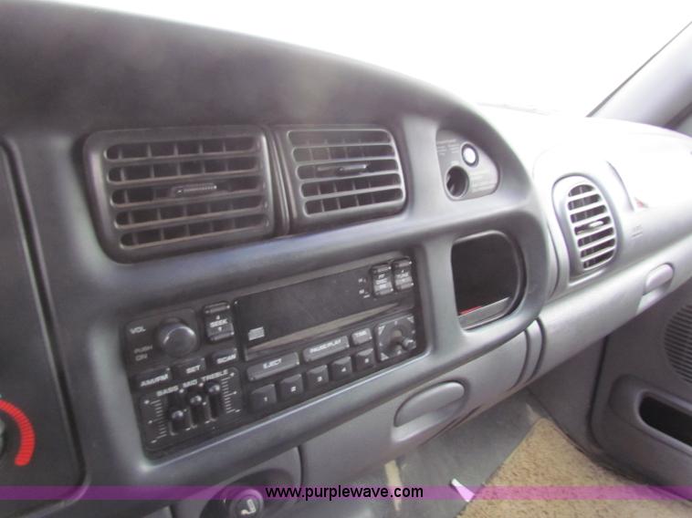 image for item E8270 2001 Dodge Ram 1500 Quad Cab pickup truck