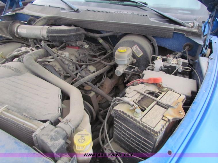 image for item E8270 2001 Dodge Ram 1500 Quad Cab pickup truck