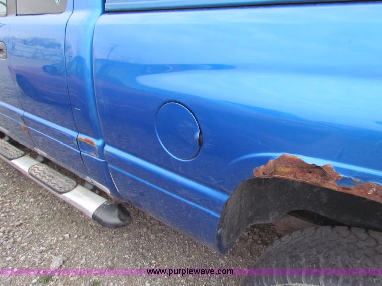 image for item E8270 2001 Dodge Ram 1500 Quad Cab pickup truck