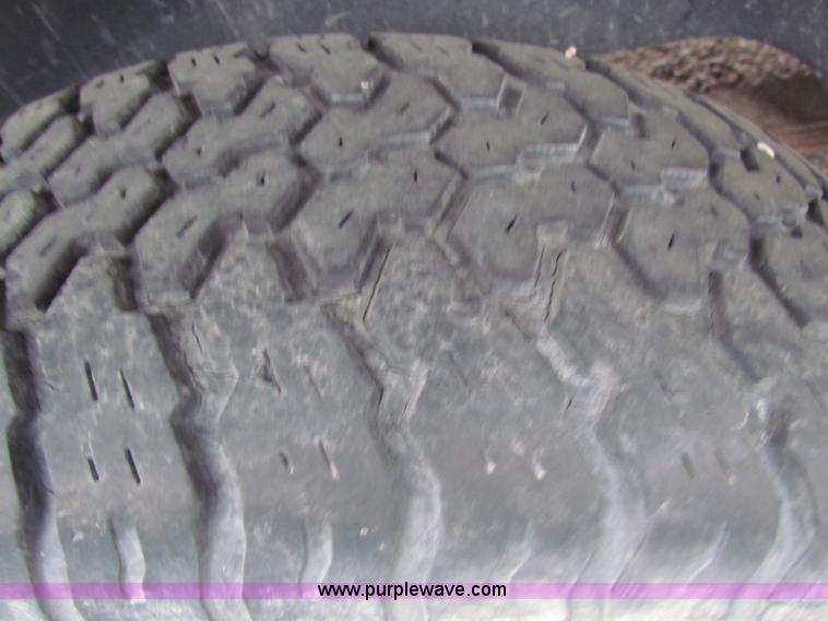 image for item E8270 2001 Dodge Ram 1500 Quad Cab pickup truck