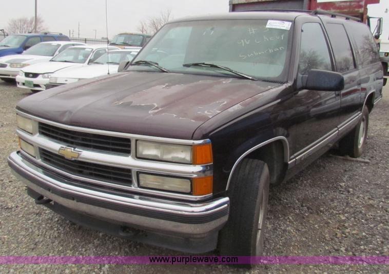 image for item E8271 1996 Chevrolet Suburban K1500 SUV