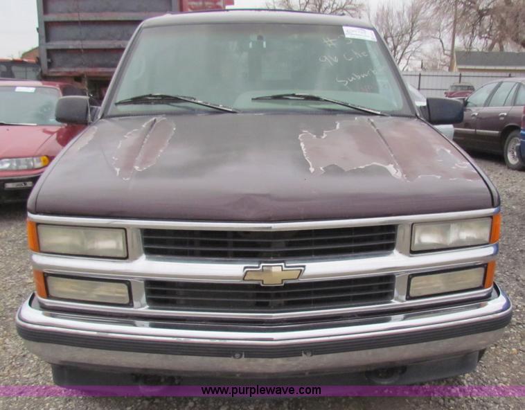 image for item E8271 1996 Chevrolet Suburban K1500 SUV