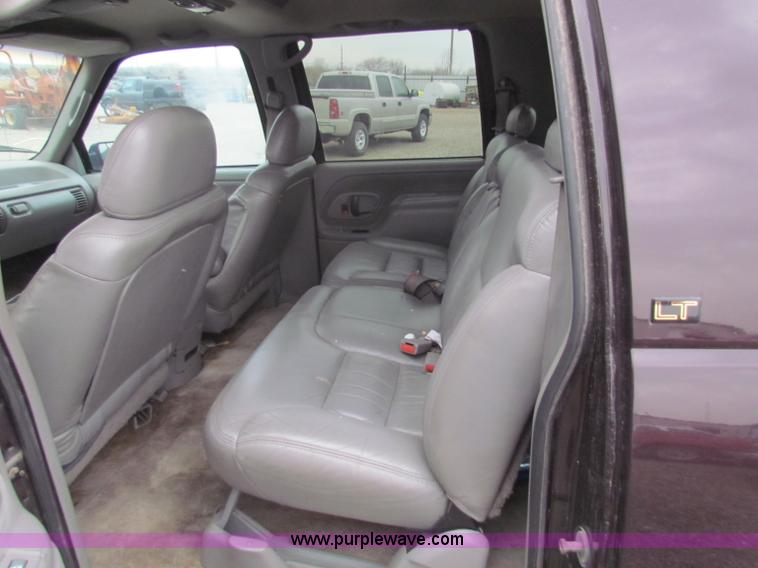 image for item E8271 1996 Chevrolet Suburban K1500 SUV