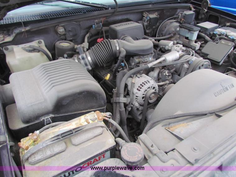 image for item E8271 1996 Chevrolet Suburban K1500 SUV