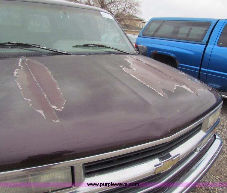 image for item E8271 1996 Chevrolet Suburban K1500 SUV