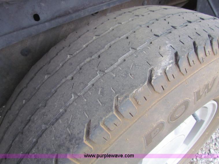 image for item E8271 1996 Chevrolet Suburban K1500 SUV