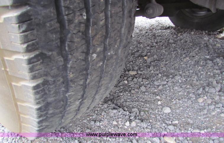 image for item E8271 1996 Chevrolet Suburban K1500 SUV