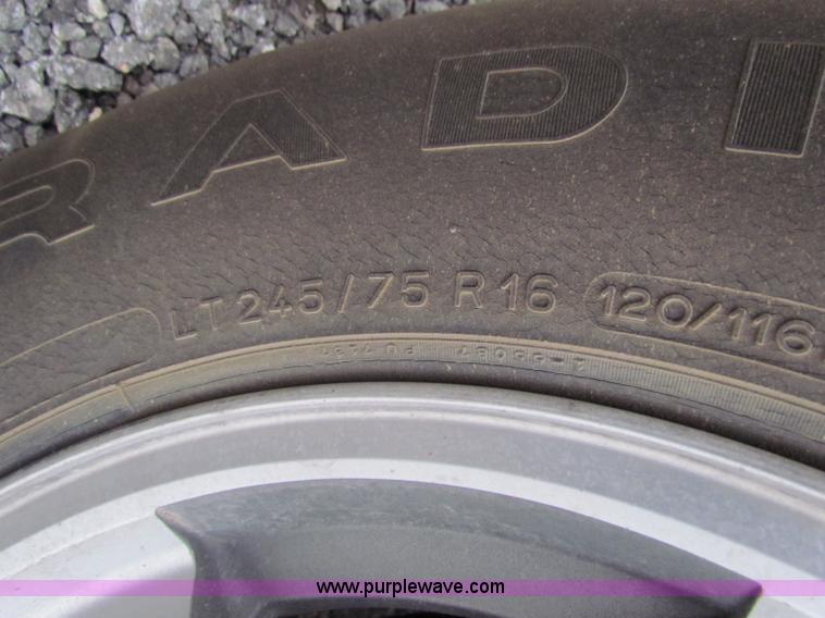 image for item E8271 1996 Chevrolet Suburban K1500 SUV